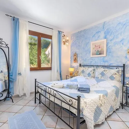 Holiday home Two-room Facing The Pool In An Elegant Setting Just 2 Km From The Sea